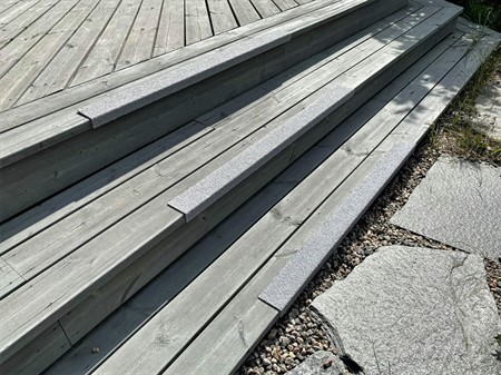 Trappnoslist Antislip GRÅ 30x70x1000mm Förborrad Mimer SafeStep