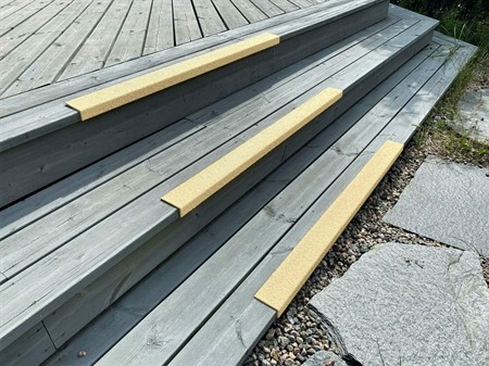 Trappnoslist Antislip BEIGE 30x70x1000mm Förborrad Mimer SafeStep